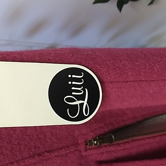 Luii ZIP FRONT FUSCHIA PONCHO SZ S FROM FOXWOOD RESORT/CASINO - Picture 8 of 14